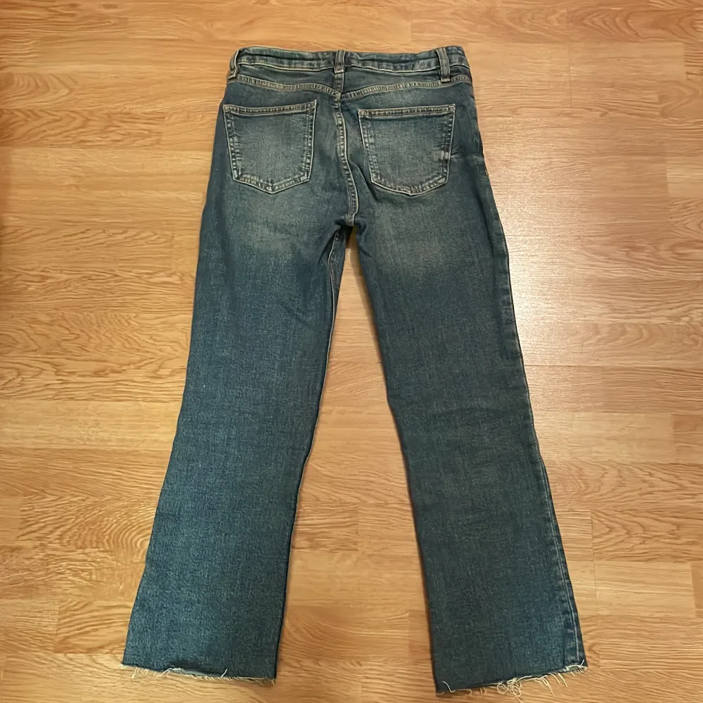 är i väldigt bra skick. Inte min stil så blir inte använd . Jeans & Byxor.