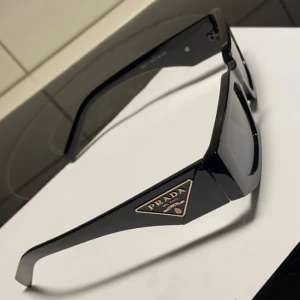 Prada solglasögon - Nyskick! 