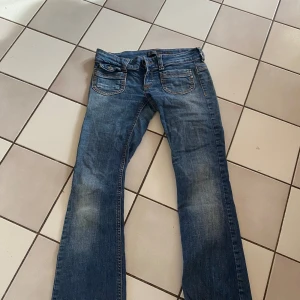 Lågmidjade jeans  - Midjemått:37cm