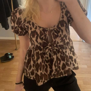 Leopard blus - Använd en gång kommer inte till användning!