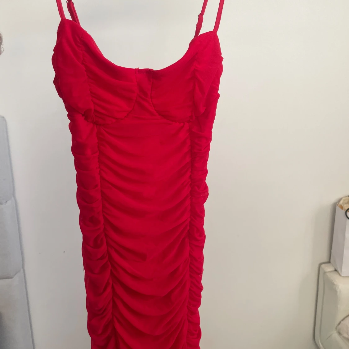 Röd klänning
