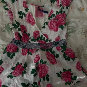 Topp - Jätte söt topp i Xs passar både som S