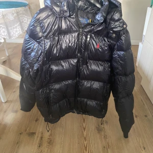 Vinterjacka - Sparsamt använd en vintersäsong. Storlek L. 