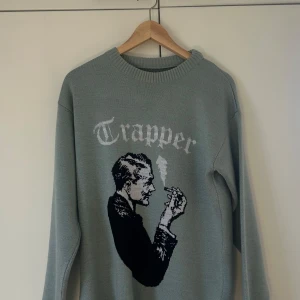 TRAPPER STICKAD TRÖJA - DEADSTOCK 