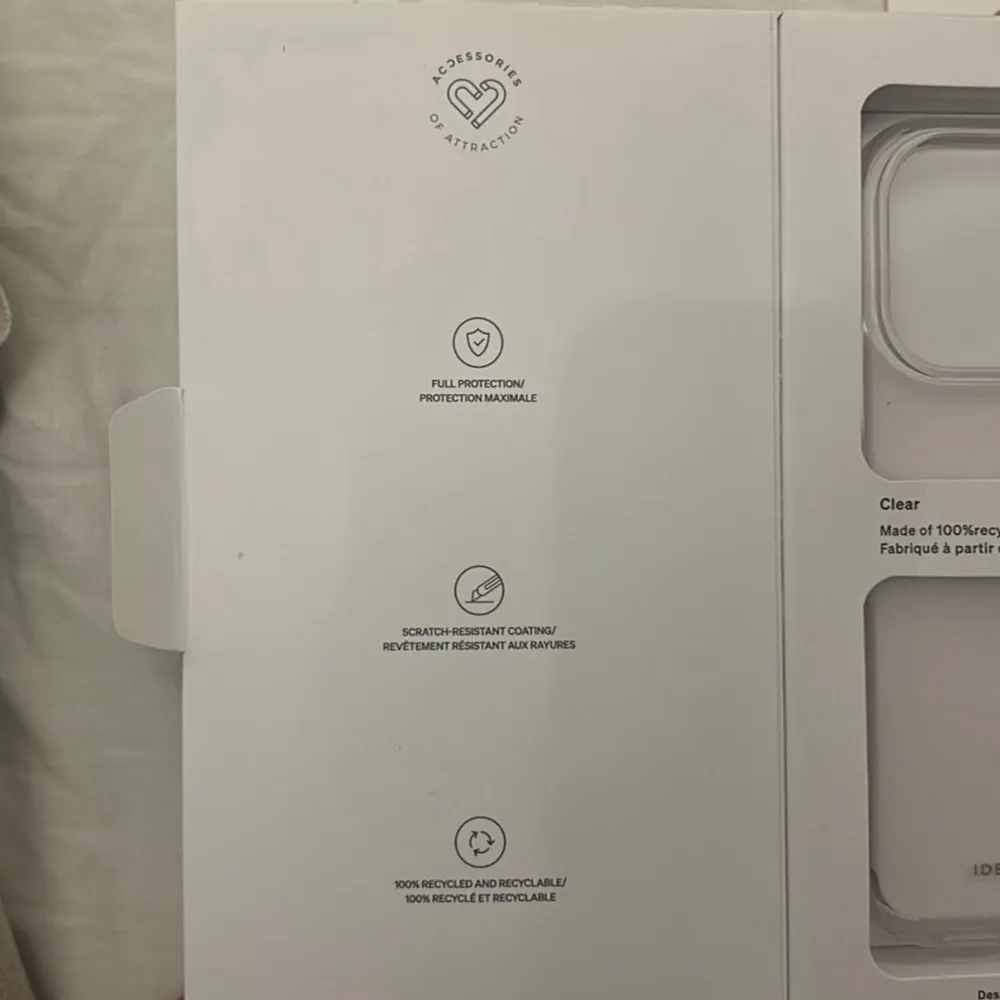 Oanvänd Säljer ett skal från Ideal of Sweden för iPhone 14 Pro. Skalet är transparent och tillverkat av 100% återvunnet material.  Säljer då jag köpte fel storleks modell. Köpt för 249kr.. Övrigt.