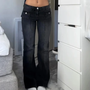 Jeans hm - Hej säljer dem här jättefina populära jeansen från hm i storlek 34. De är nästan helt slutsålda överallt. Jeansen har inga defekter eller något. Lånade bilder. Skriv om ni är intresserade ❤️