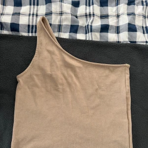 Linné Gina tricot - Beiget linne från Gina tricot  Väldigt bra skick !