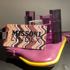 Missoni x Lindex armband  - Morsans gamla armband som hon inte använder längre 🔥 osäker på storleken, du får med påsen. (pris kan diskuteras)