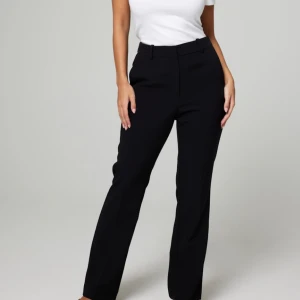 Vilma kostymbyxor från bikbok (nya!) - Svarta kostymbyxor från Bikbok i modellen Vilma. Aldrig använda, köpta i somras - så de är som nya. Storlek 34