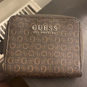 Guess plånbok - Aldrig använd!