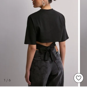 Intresse koll på den virala Nelly tröjan  - Den är ny och är använd 1 gång , inga defekter