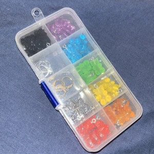 Björn berlocker kitt - Kitt till de som vill göra örhängen själva. 