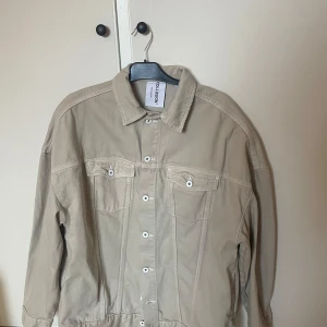 Overshirt, jeansjacka  - Aldrig använd, oversize. 10/10