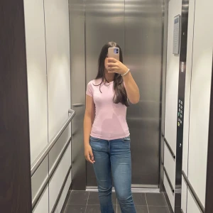 Gina jeans - Jeans från ginatricot säljs då de inte kommer till användning längre och är för små. Mer bilder skickas vid efterfrågan