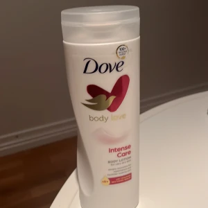 Body lotion Dove  - Blommig doft 