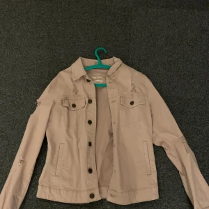 Jeansjacka Only&sons - Jeansjacka från Only&sons i storlek M. Använd fåtal gånger, mycket bra skick!