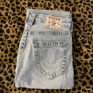 True religion - Skit kolla true religions, om man gillar baggy🐰 köpta för 1500kr och är använda några gånger så pris kan diskuteras 