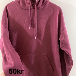 Clothes&shoes - Säljer kläder och skor i bra skick! Storlekar: Hoodie:(m) Byxor:(44) Klänning:(s/m) Ballerinaskor:(38) 
