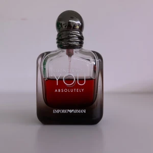 Stronger with you abolutely sample🍁❄️ - Hej! Nu säljer jag samples på min Armani stronger with you absolutely. Denna parfym är fantastiskt bra till hösten och vintern. Jag säljer i tre olika storlekar: 2ml=45kr 3ml=55kr 5ml=90kr