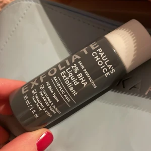 paulas choice toner - enbart använd vid 4 tillfällen då jag testat den men funkade ej för mig! 