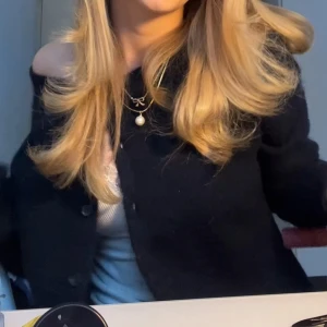 Snö of sweden necklace - Gold pearl necklace