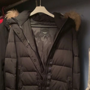 Rock And Blue Jacka  - Jackan är använd bara 1 gång och är äkta!