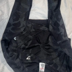 Gymstark tröja - Storlek M, så gott som ny använd en gång. Nypris 499kr säljer för 120