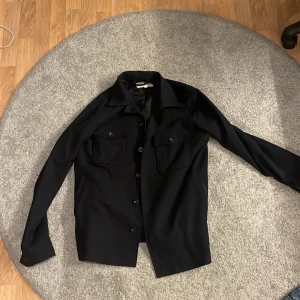 Overshirt - Overshirt från east west i nästan oanvänt skick