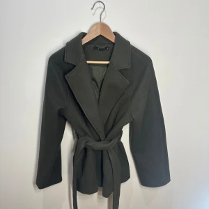 Kappa från Gina Tricot  - Fin kappa från Gina tricot i utmärkt skick, strl S 🤗 nypris 600kr