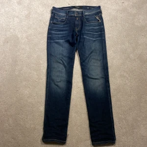 Replay  - 9/10 skick 1-3 dagar frakt 🚚tveka inte om ni har några frågor! Storlek 28