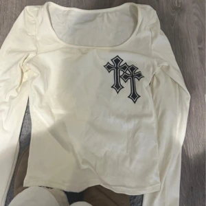 Söt topp - Söt topp som aldrig kommit till använd. Passar utmärkt till vardags och till jeans🩵