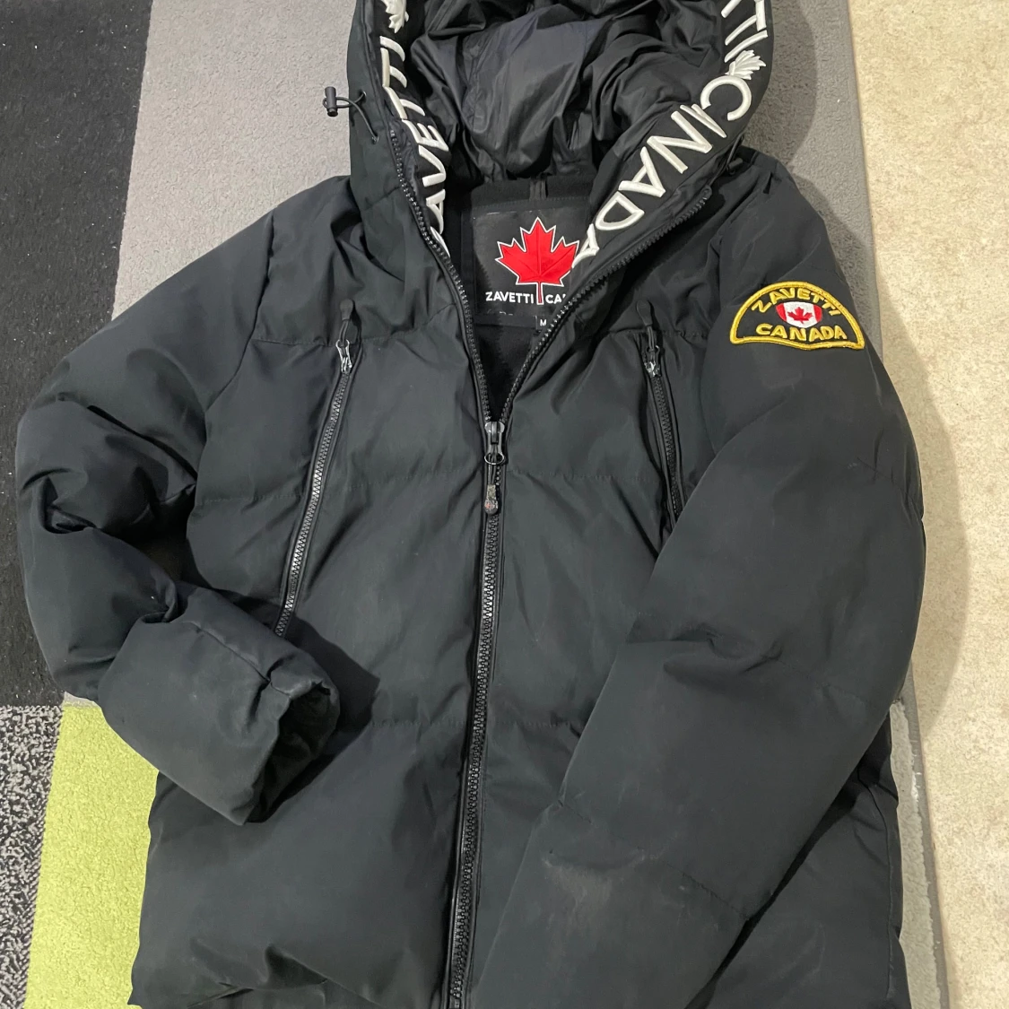 Svart pufferjacka från Zavetti Canada - 91