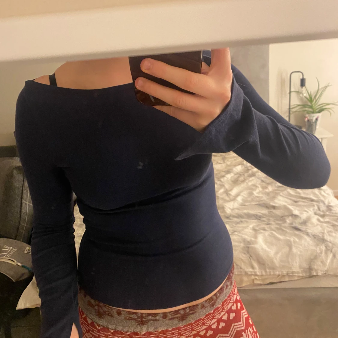 Mörkblå långärmad topp från Gina Tricot