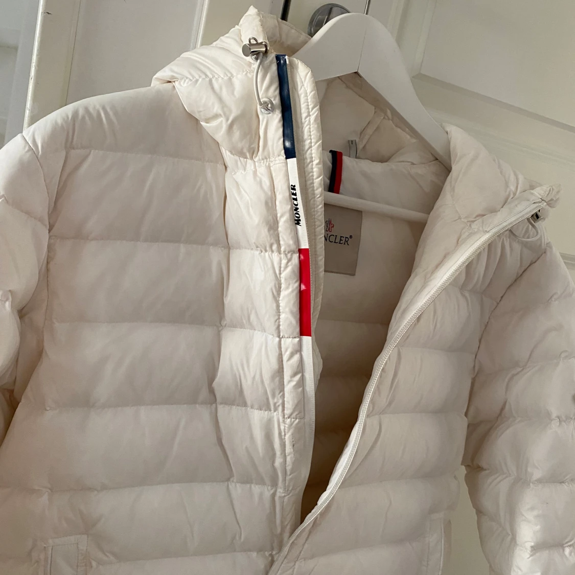 Vit dunjacka från Moncler - 91