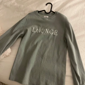 Lounge tröja - Använd 1 gång, i jätte bra skick