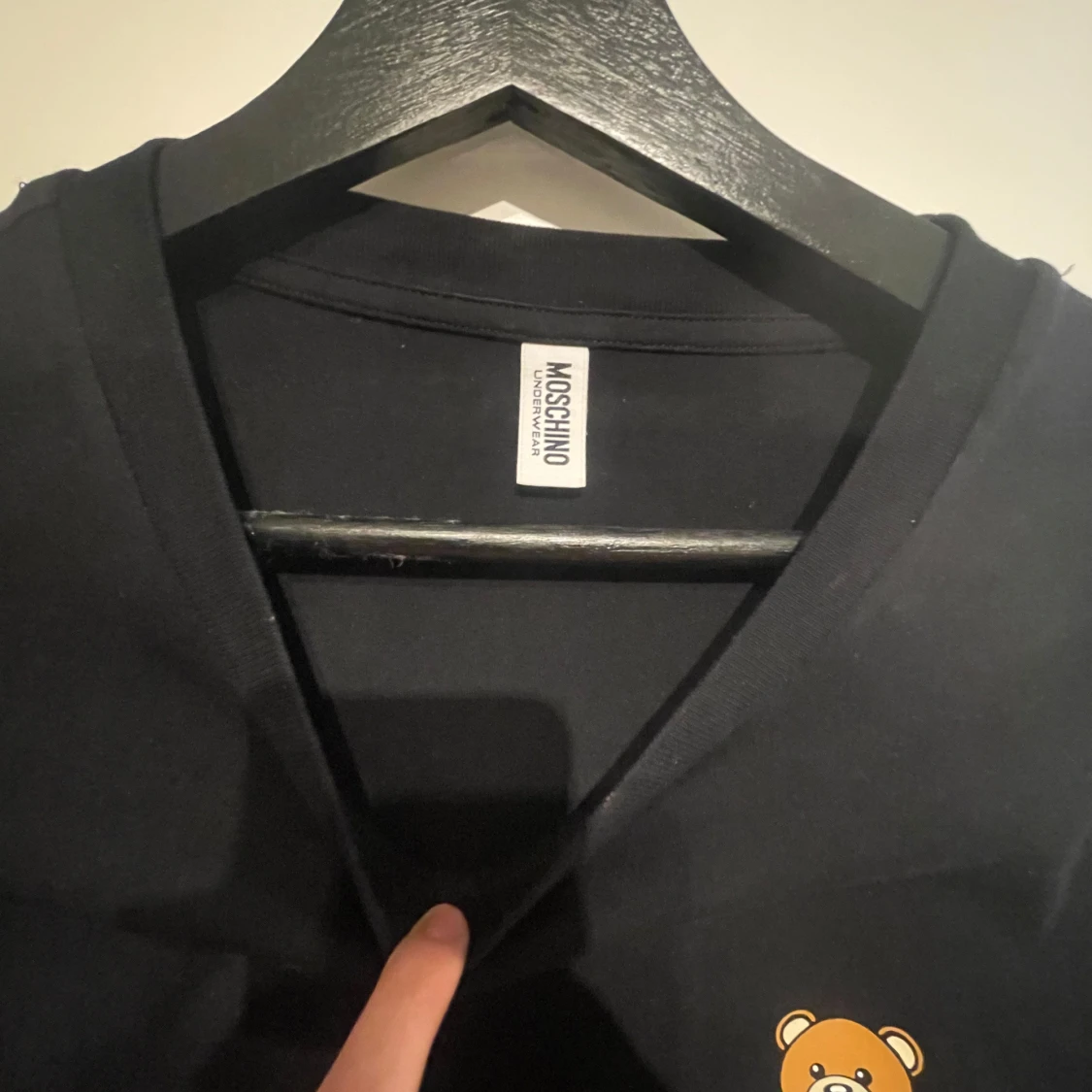 Svart t-shirt från Moschino med nallemotiv - 90