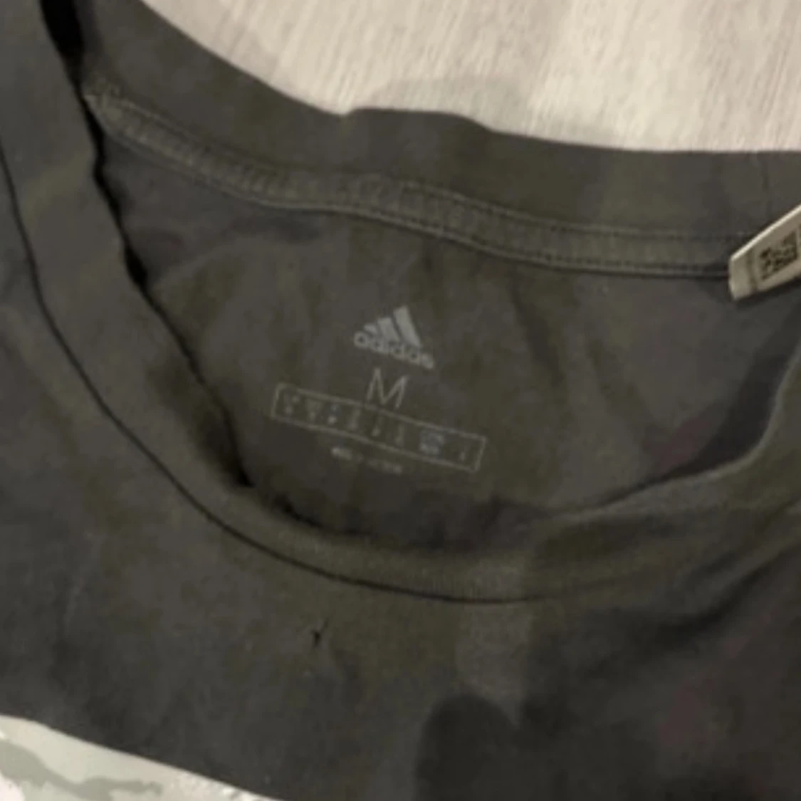 Svart Adidas och grön Nike t-shirt - 2