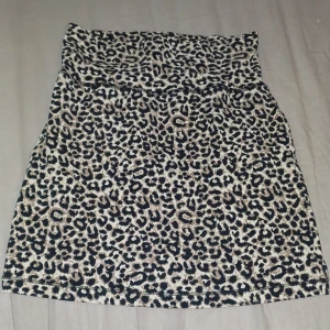 Leopard kjol - Leopard mönstrad kjol, köpt i Gina tricot :D