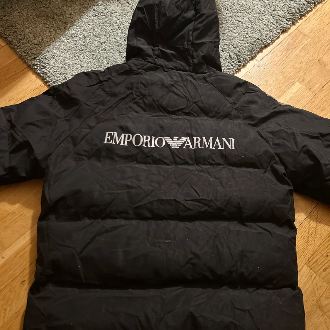 Svart dunjacka från Emporio Armani - 90