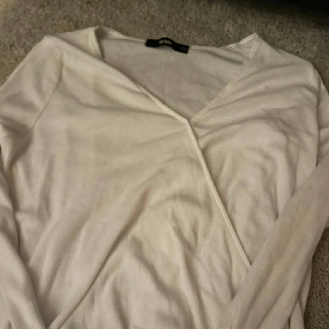 Vit ribbad omlottopp från Bik Bok - 90