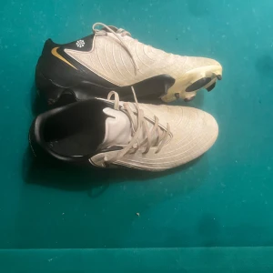 Nike phantom GX  - Nike skor i bra skick och ej använda så många gånger.