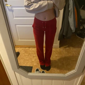 Röda juicy byxor  - Juicy byxor