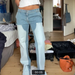 Filippa K jeans - Sjukt snygga Filippa K jeans som passar till vardags och fest, köpta second hand för 900kr i otroligt bra skick. Bara att skriva om ni har frågor🫶🏼🌸