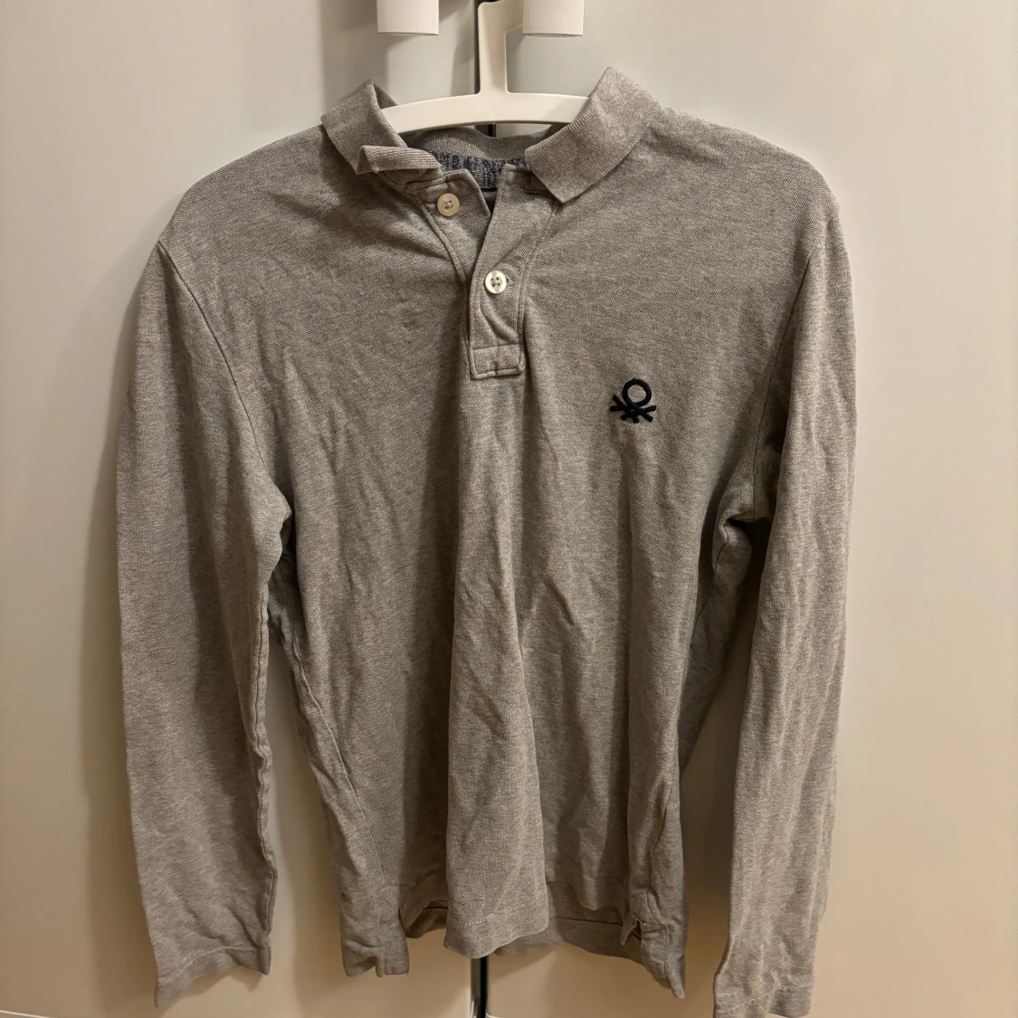 Grå benetton tröja