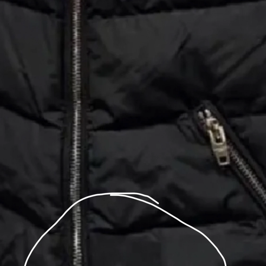 Svart vinterjacka med äkta pälsluva - 92