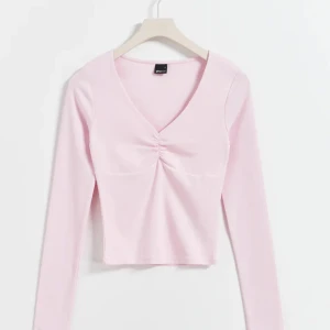 Rosa topp - Säljer den här fina rosa toppen. Bara använd 1 gång 💓