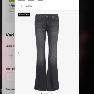  Tommy hilfiger jeans  - Säljer nu mina svarat Tommy jeans då de ej kommer till användning längre. Används 5 gånger och ör som nyskick 