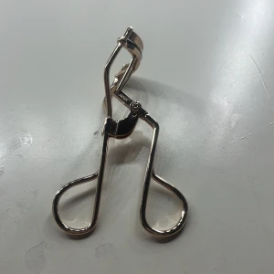 Tweezerman fransböjare - Säljer denna då den inte kommit till användning då jag använder lösfransar