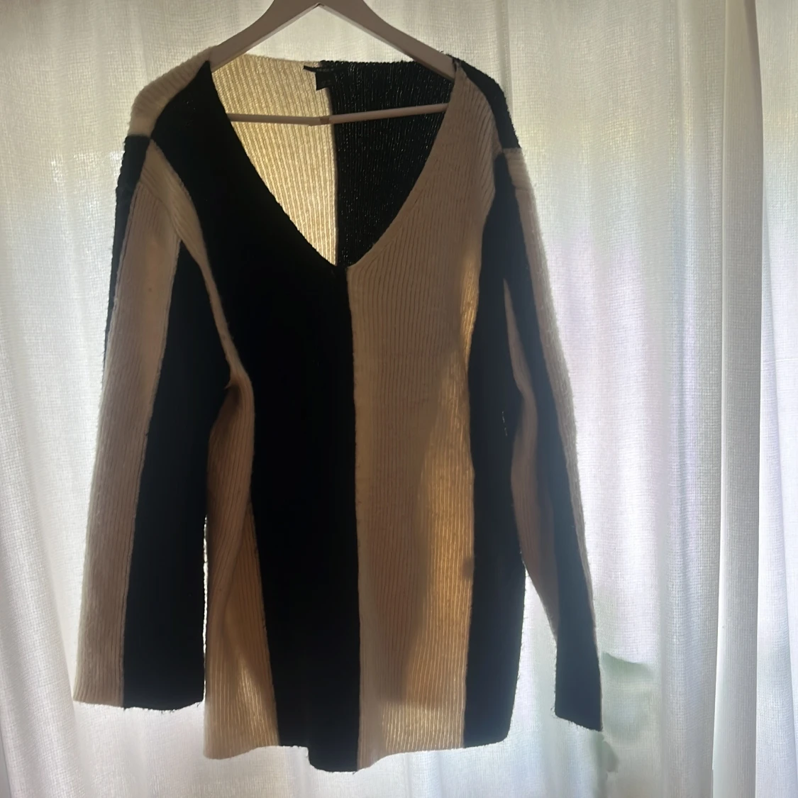 Stickad randig klänning 