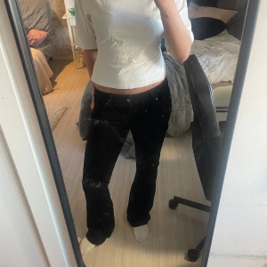 Junkyard jeans - Super snygga lågmidjade jeans från Junkyard i storlek M. Endast använda nån enstaka gång och säljer då dem är lite förstora. Vid snabb affär kan jag tänka mig gå ner lite i pris💕💕